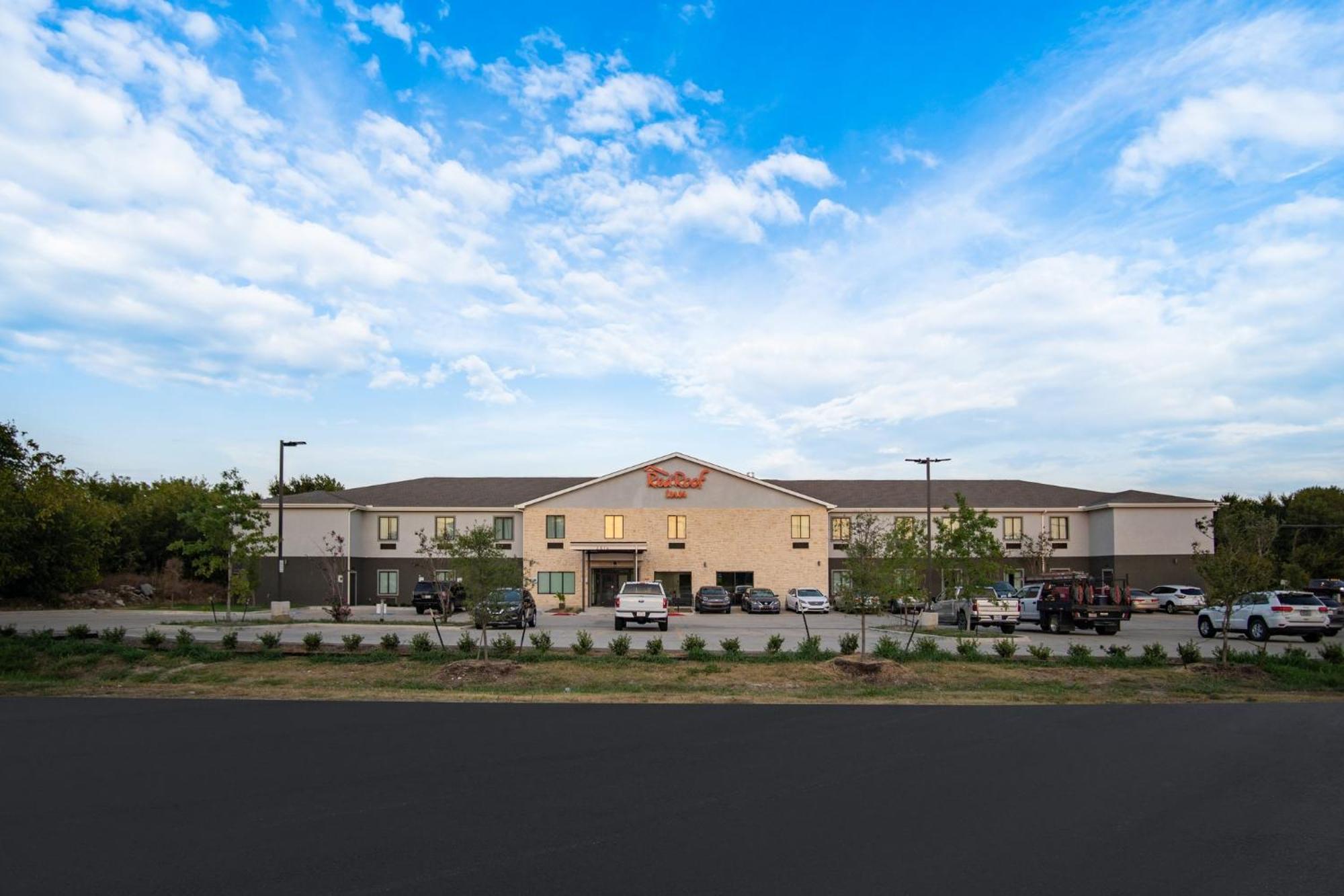 Red Roof Inn Lancaster, Tx Exterior photo